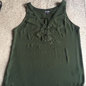 Sleeveless shirt